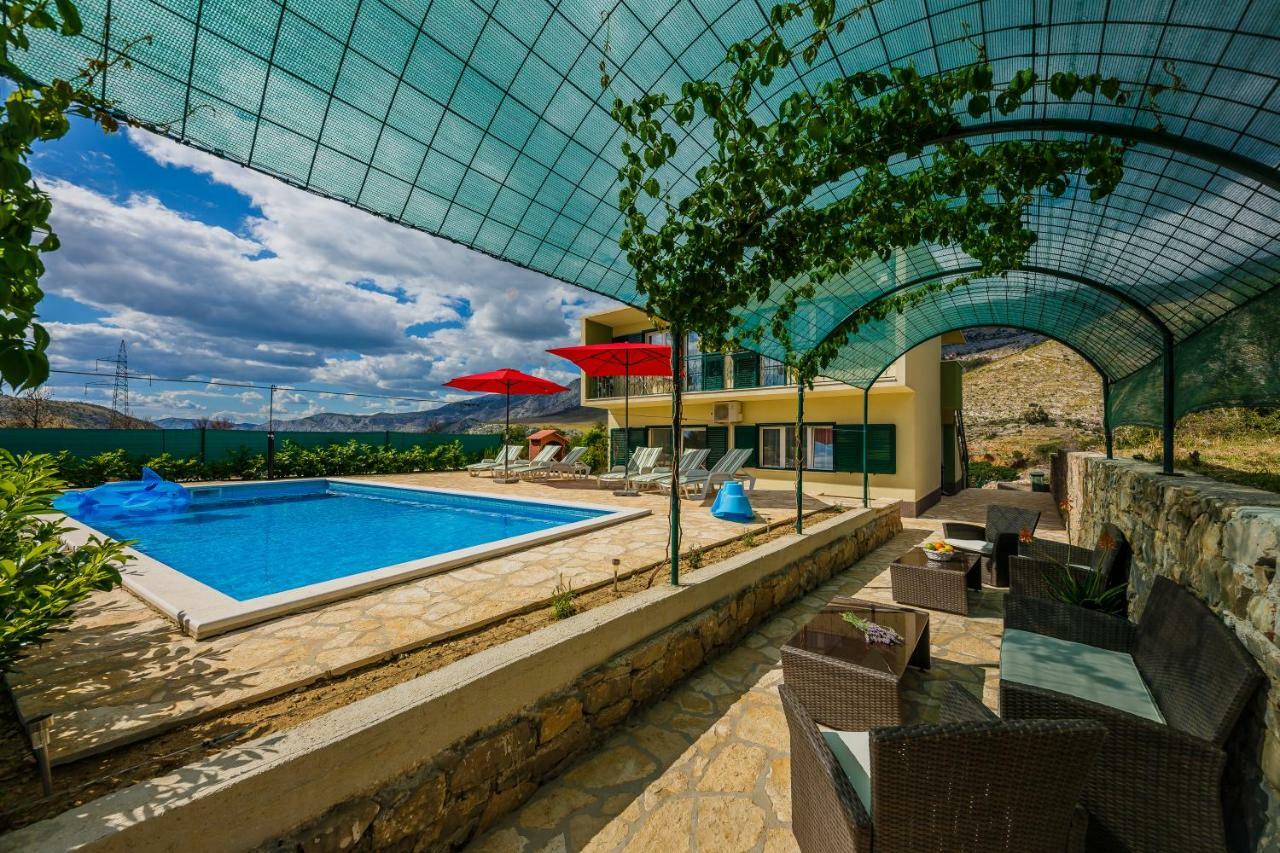 Holiday Home Cherry Tree Žrnovnica Екстериор снимка